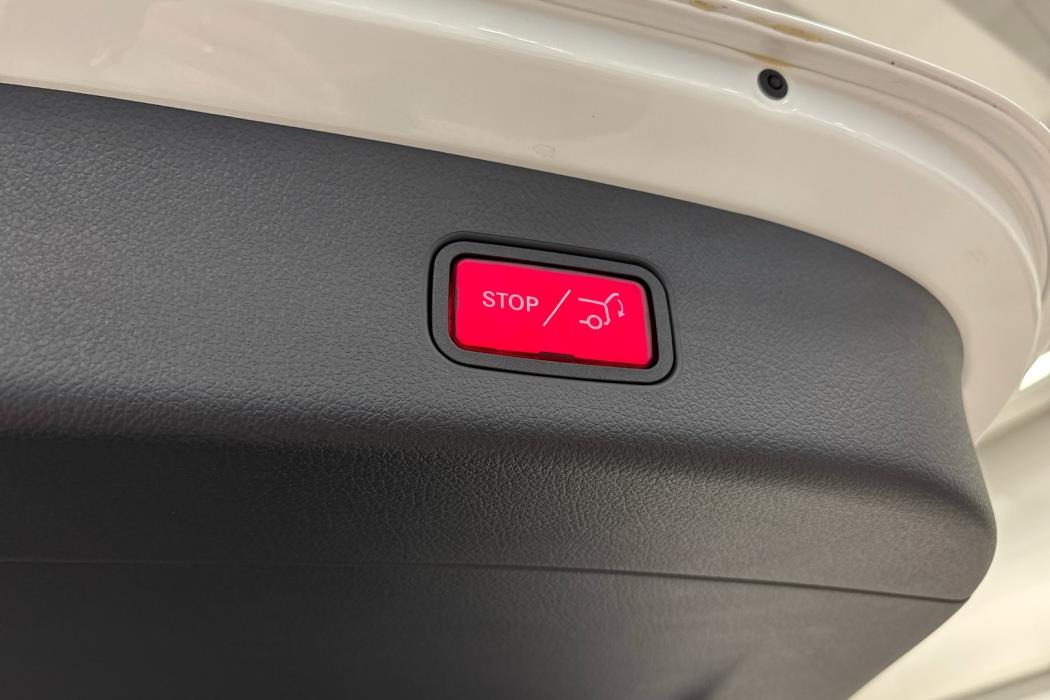 MERCEDES-BENZ GLC 2025