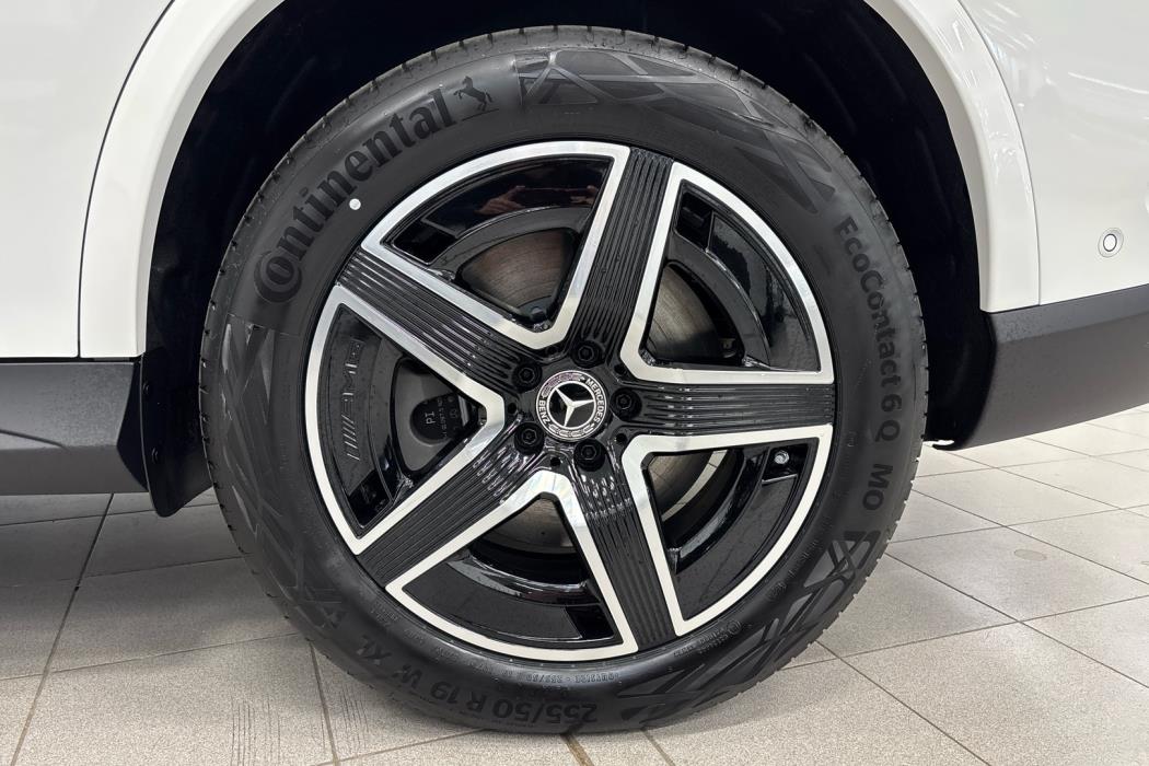 MERCEDES-BENZ GLC 2025