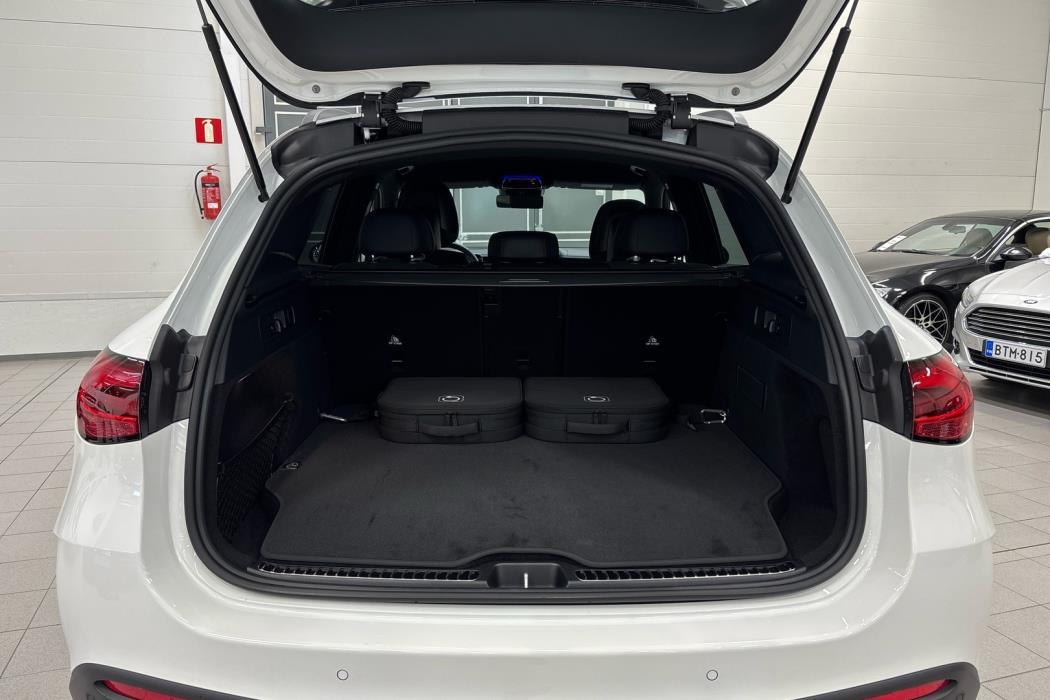 MERCEDES-BENZ GLC 2025