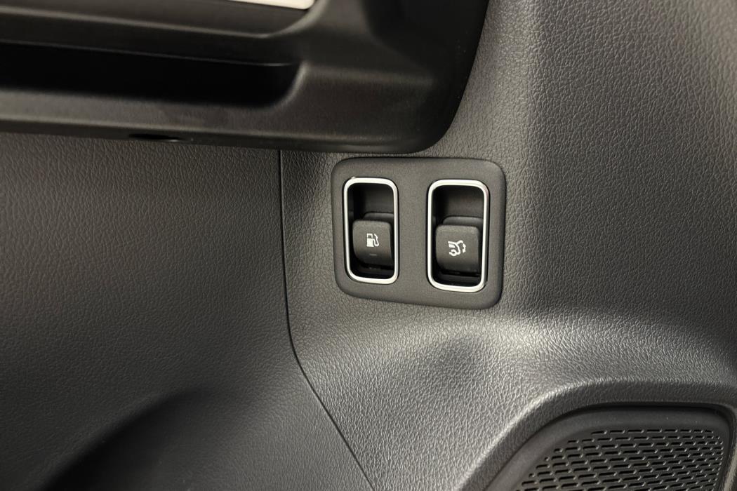 MERCEDES-BENZ GLA 2024