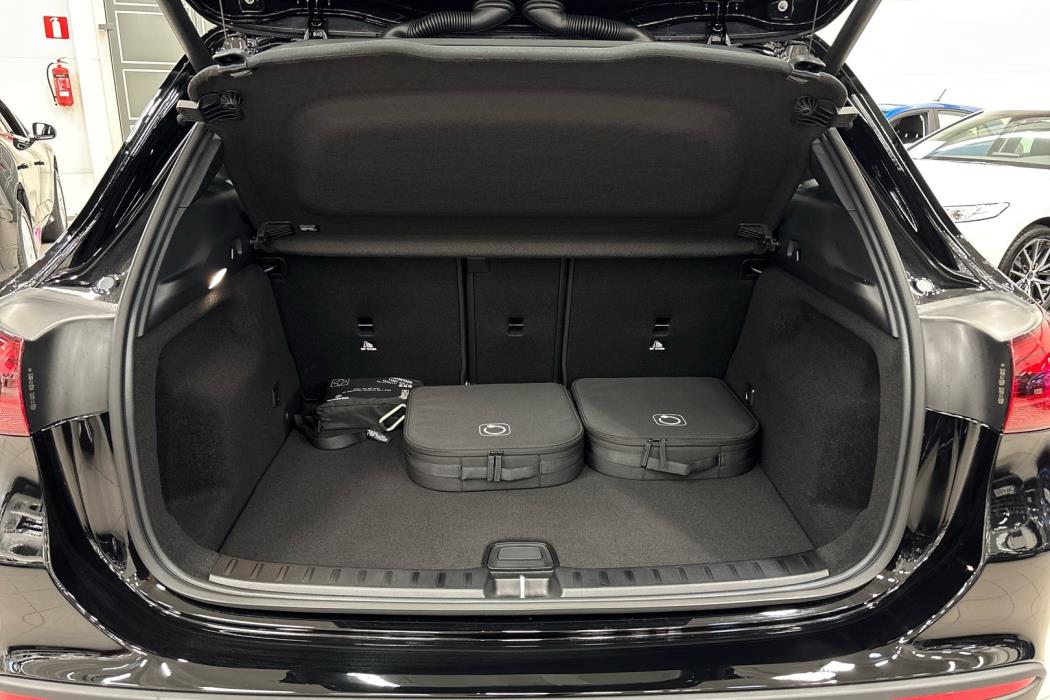 MERCEDES-BENZ GLA 2024