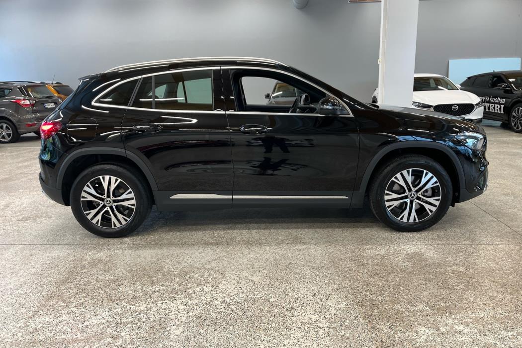 MERCEDES-BENZ GLA 2026