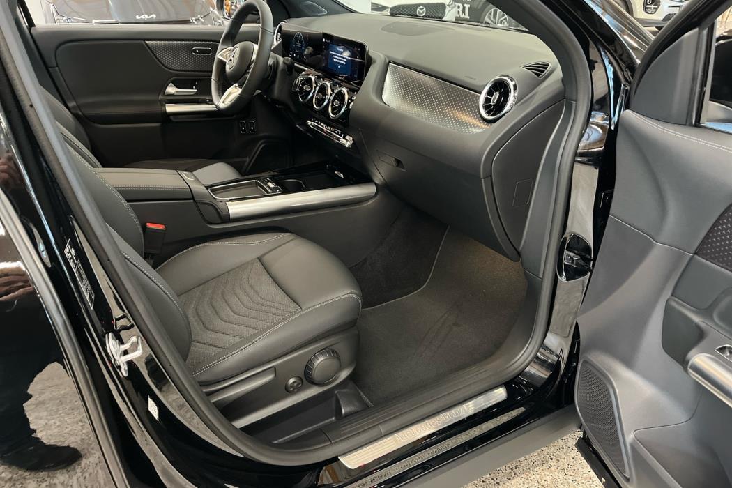 MERCEDES-BENZ GLA 2026