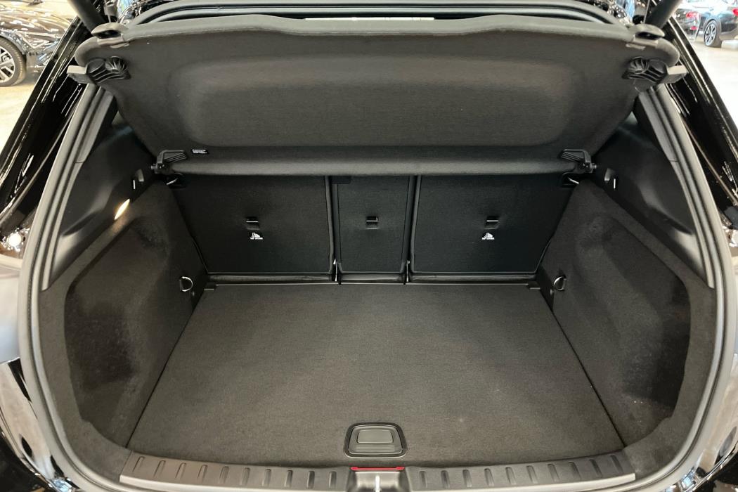 MERCEDES-BENZ GLA 2026