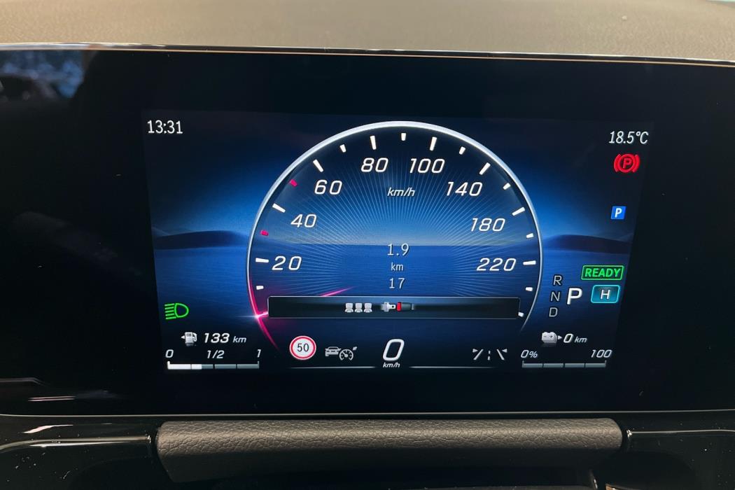 MERCEDES-BENZ GLA 2026