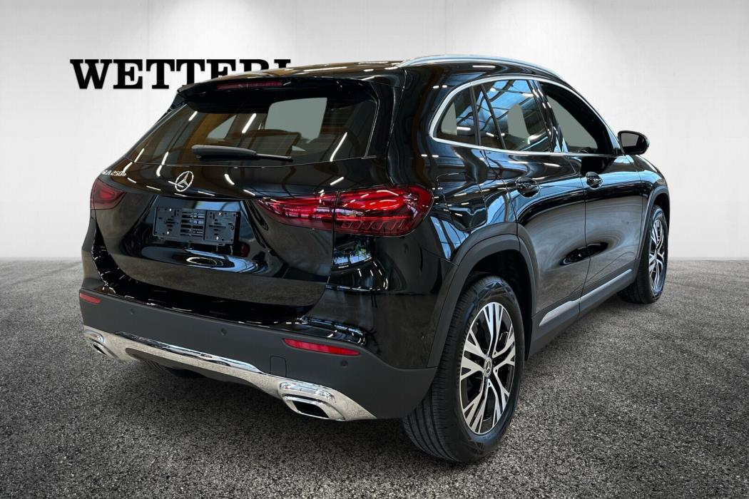 MERCEDES-BENZ GLA 2026