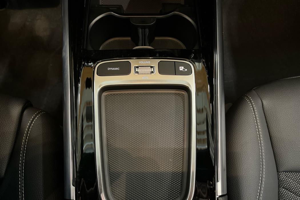 MERCEDES-BENZ GLA 2026