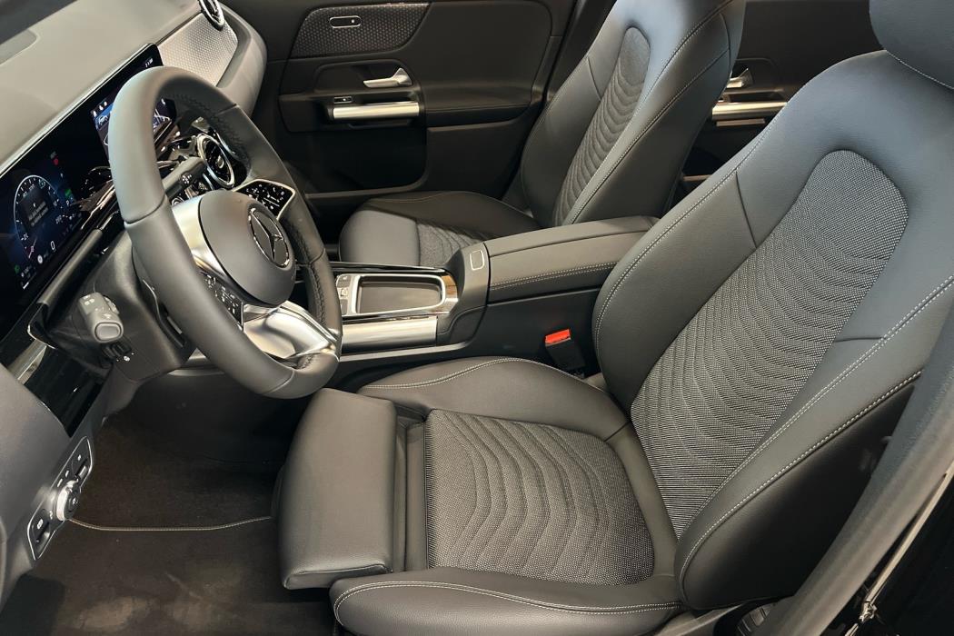 MERCEDES-BENZ GLA 2026