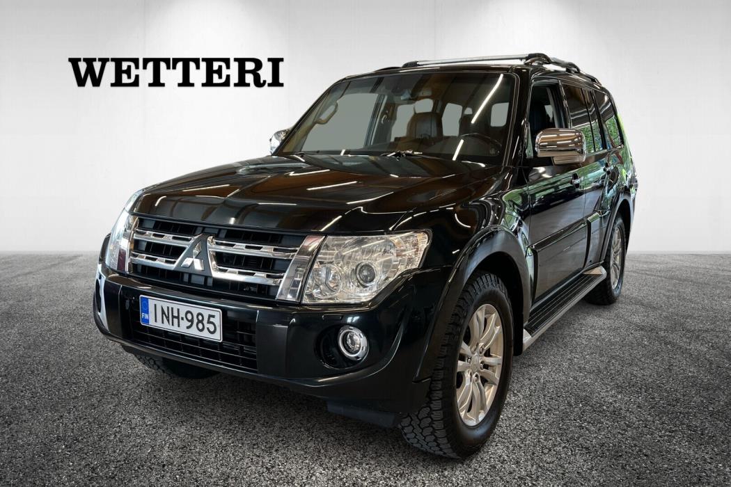 MITSUBISHI Pajero 2015