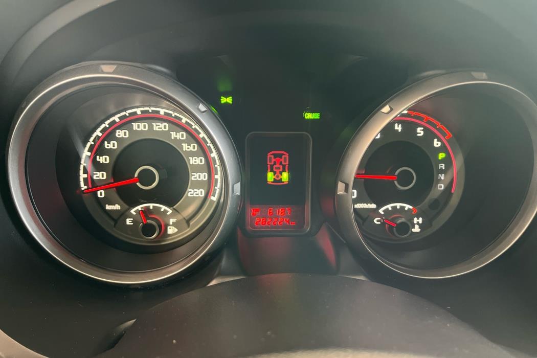 MITSUBISHI Pajero 2015