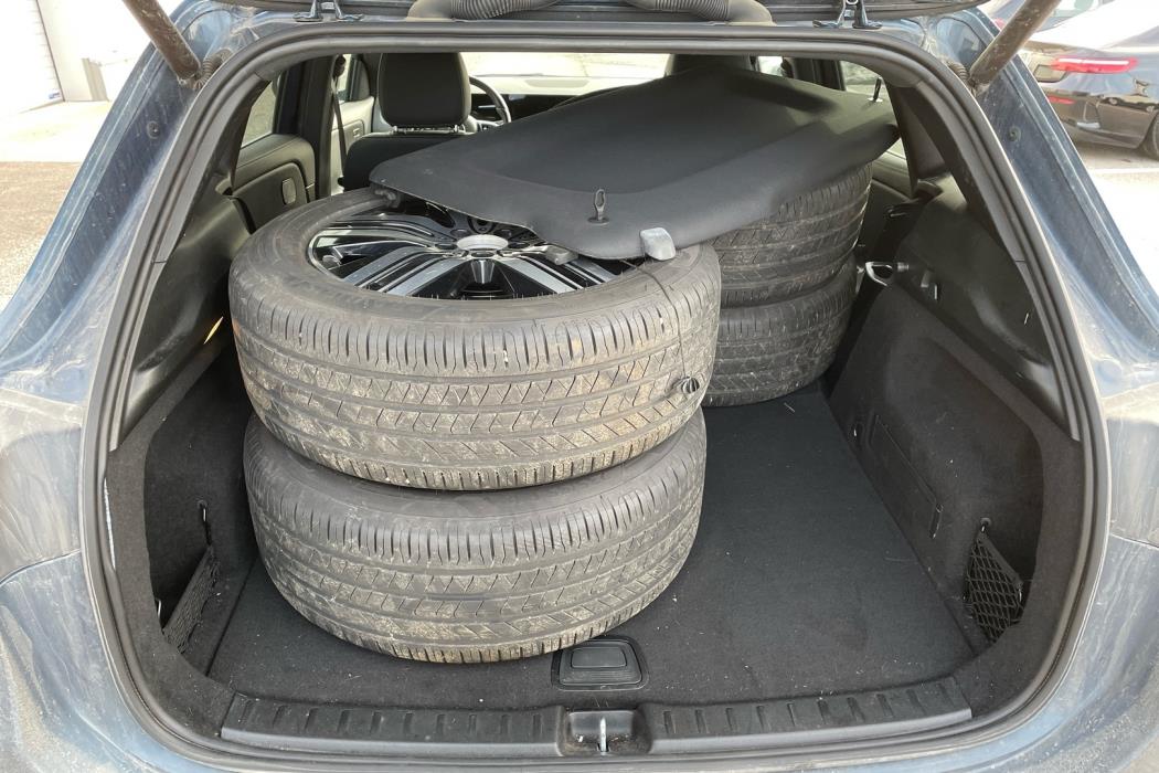 MERCEDES-BENZ EQA 2022