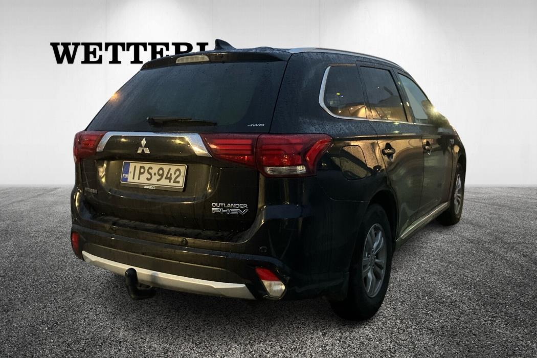 MITSUBISHI Outlander PHEV 2016