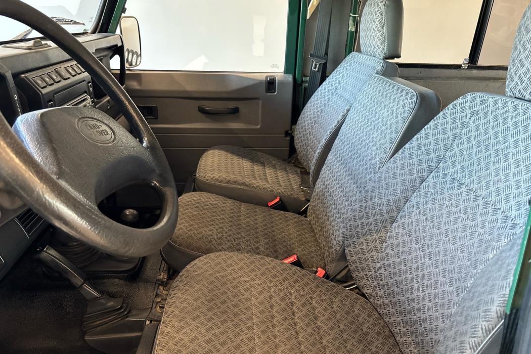 LAND ROVER Defender 2003