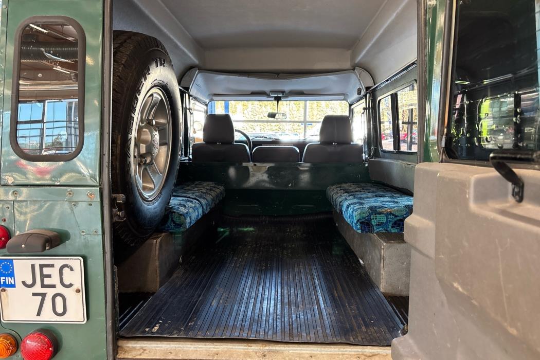 LAND ROVER Defender 2003