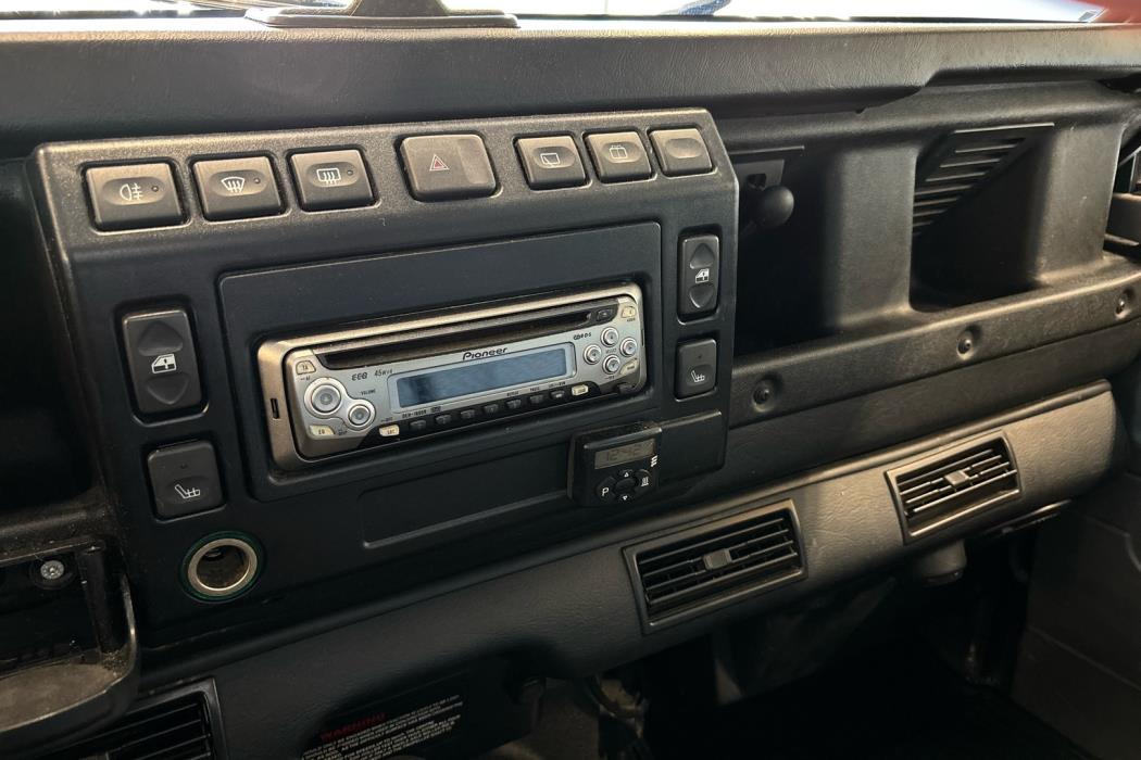 LAND ROVER Defender 2003