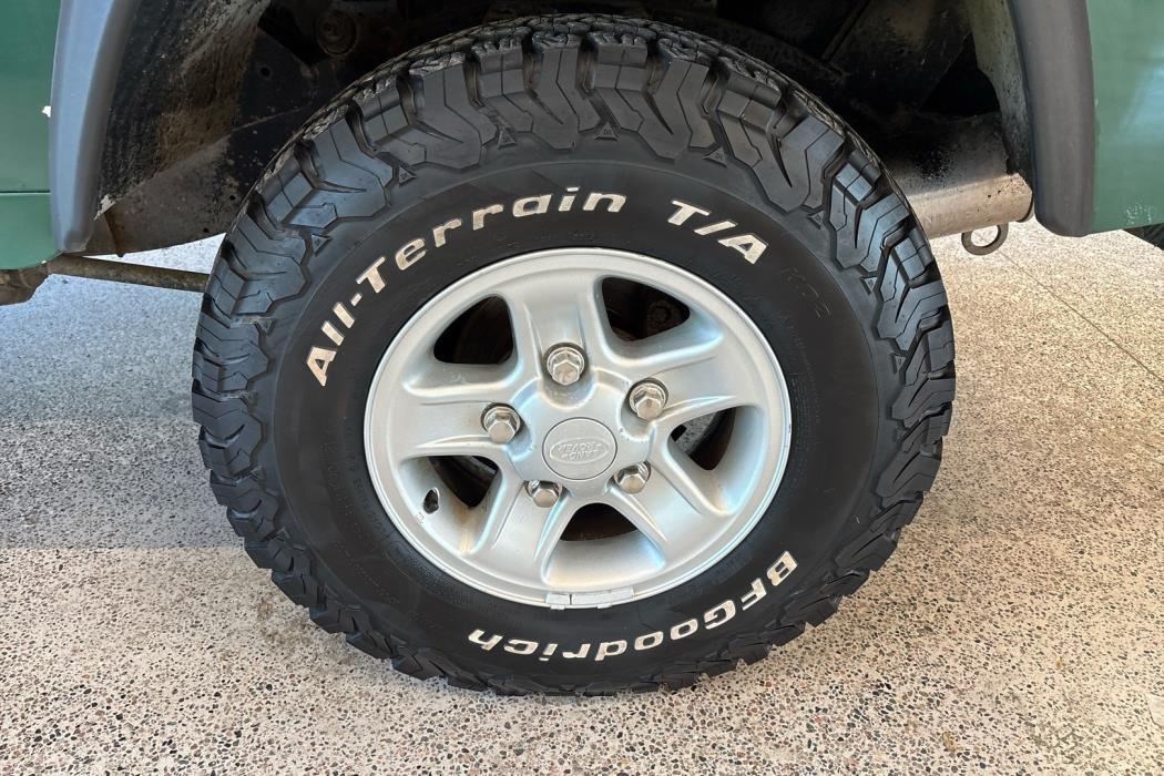 LAND ROVER Defender 2003