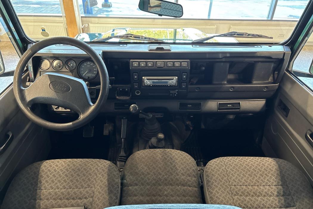 LAND ROVER Defender 2003