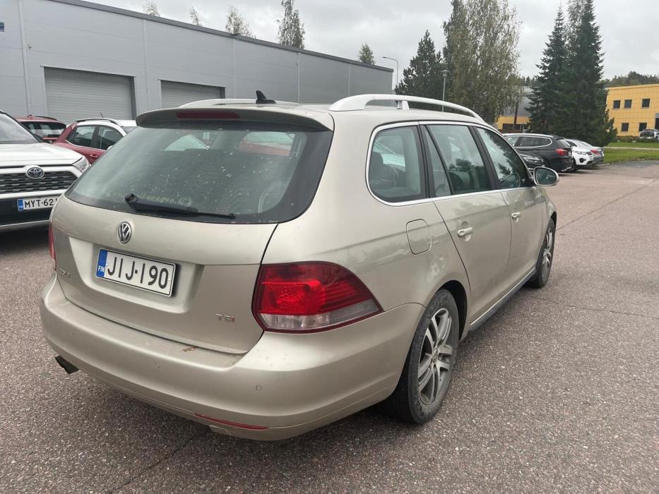 VOLKSWAGEN Golf 2013