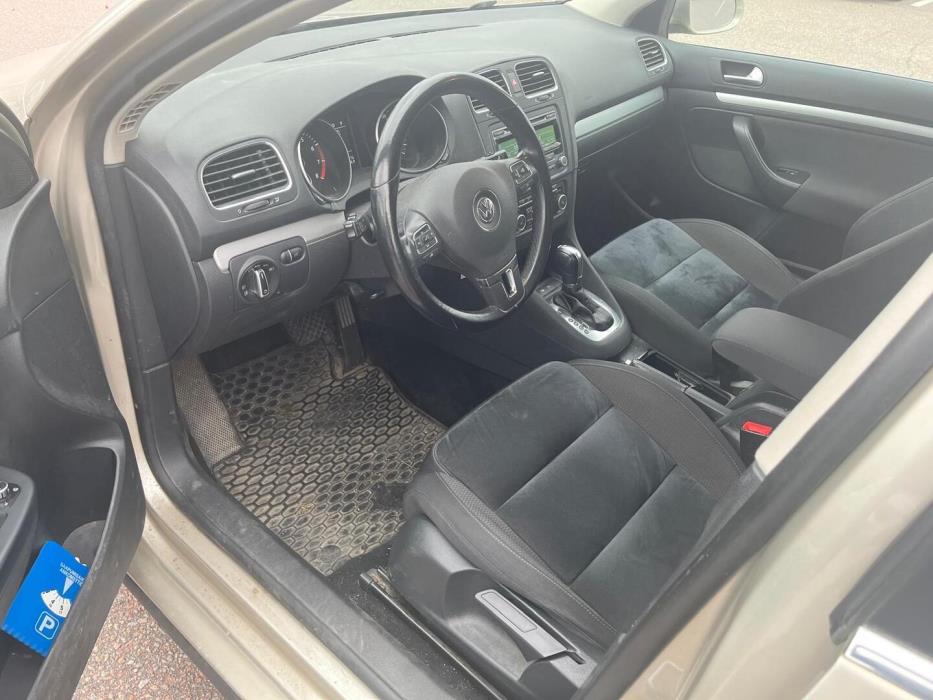 VOLKSWAGEN Golf 2013