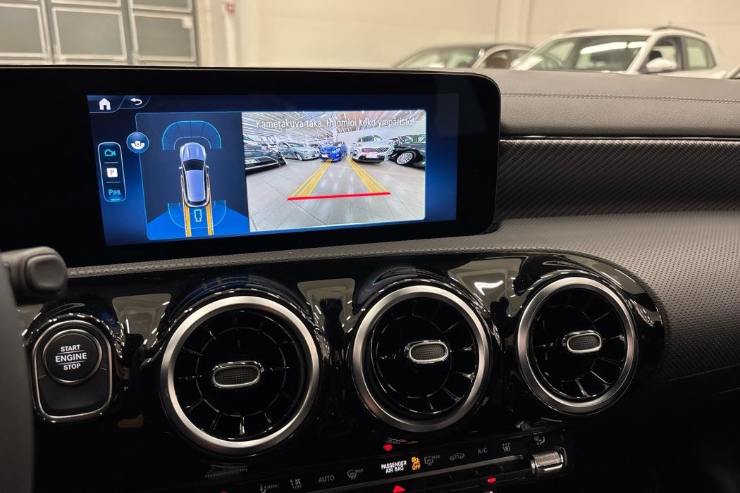 MERCEDES-BENZ CLA 2025