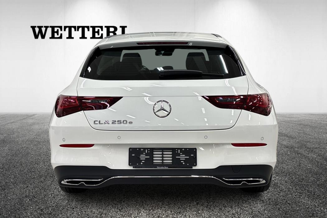 MERCEDES-BENZ CLA 2025