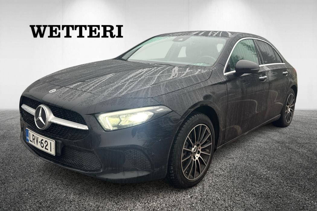 MERCEDES-BENZ A 2022