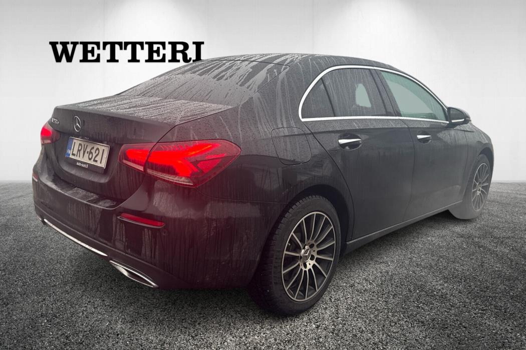 MERCEDES-BENZ A 2022