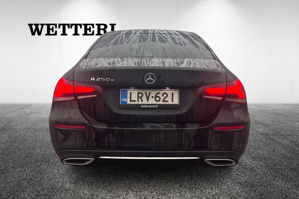 MERCEDES-BENZ A 2022