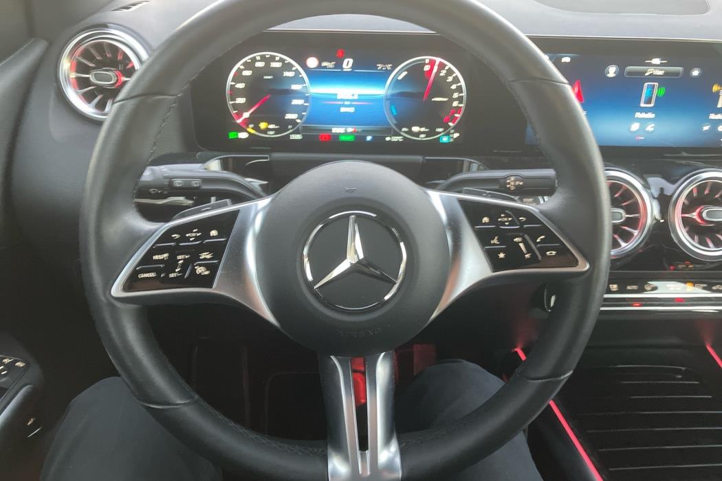 MERCEDES-BENZ B 2023