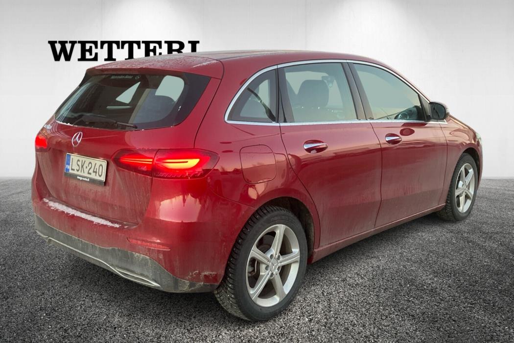 MERCEDES-BENZ B 2023