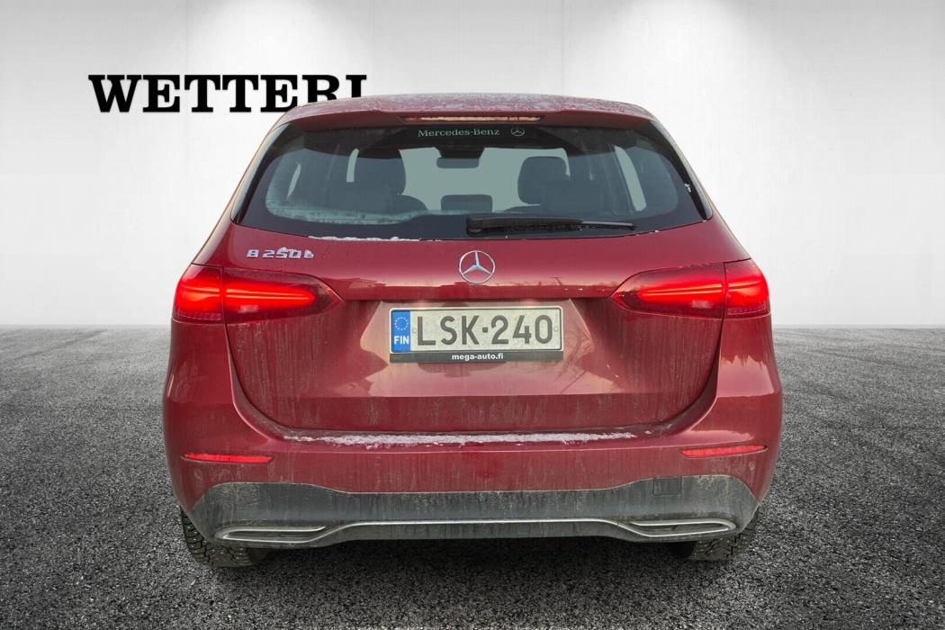 MERCEDES-BENZ B 2023