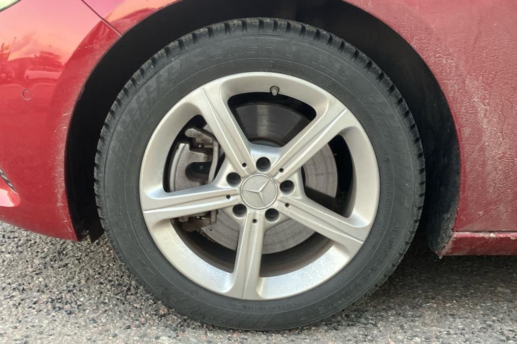 MERCEDES-BENZ B 2023