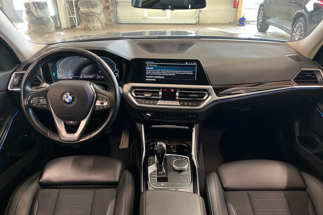 BMW 330 2021