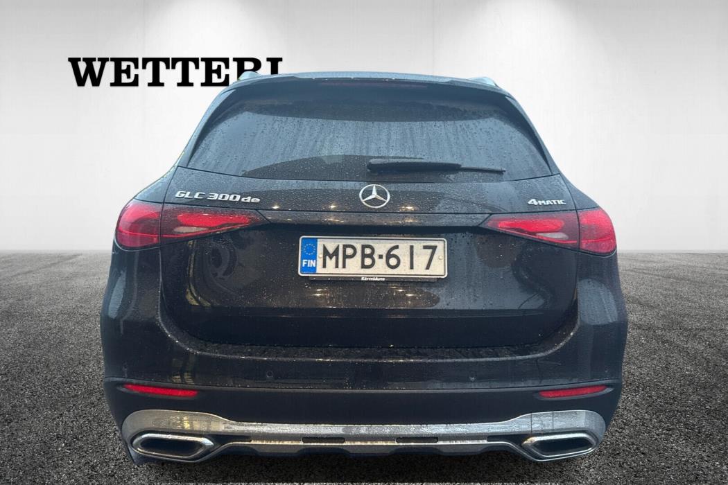 MERCEDES-BENZ GLC 2023