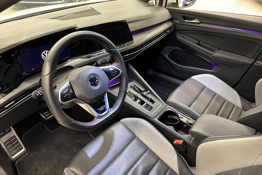 VOLKSWAGEN Golf 2021