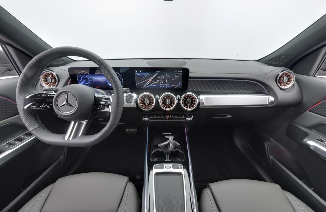 MERCEDES-BENZ EQB 2025