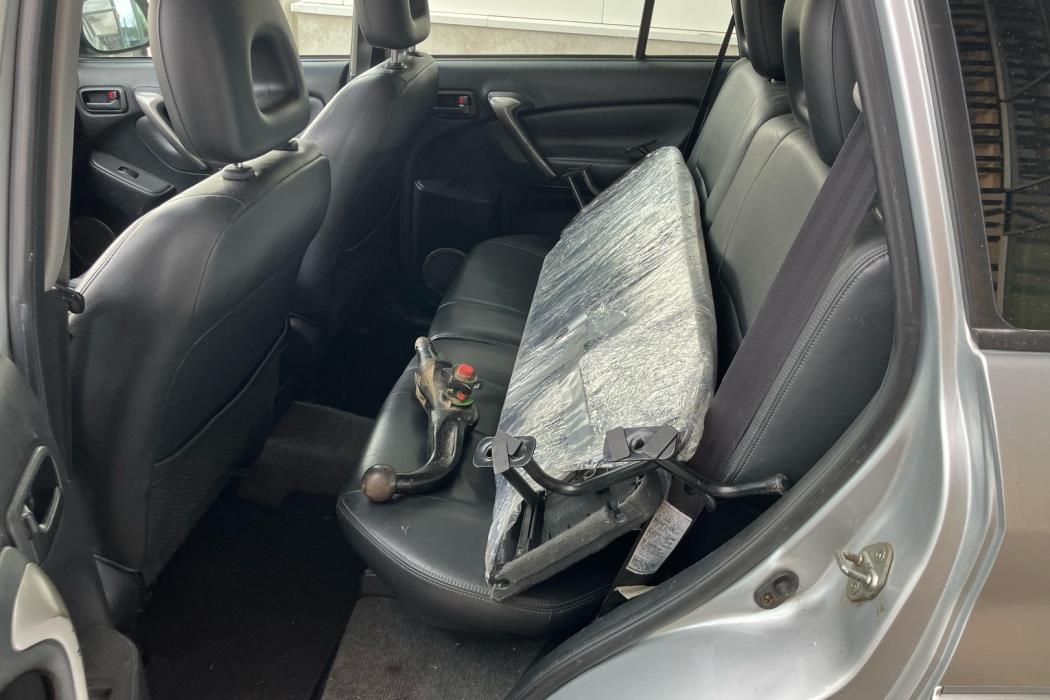 TOYOTA RAV4 2004