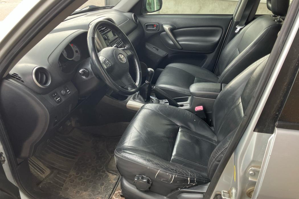 TOYOTA RAV4 2004