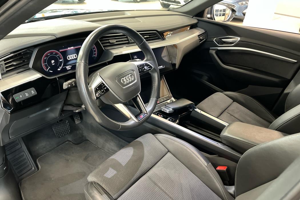 AUDI e-tron 2022