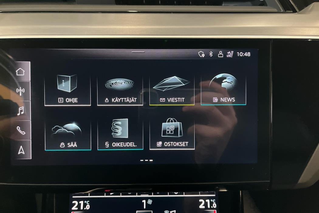 AUDI e-tron 2022