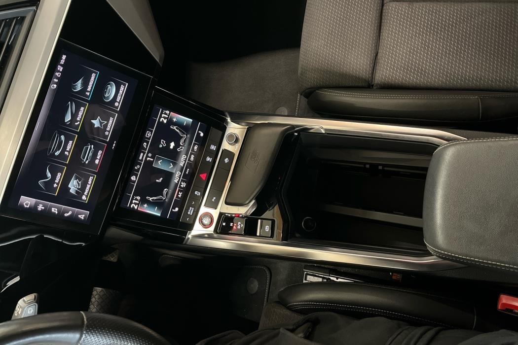 AUDI e-tron 2022