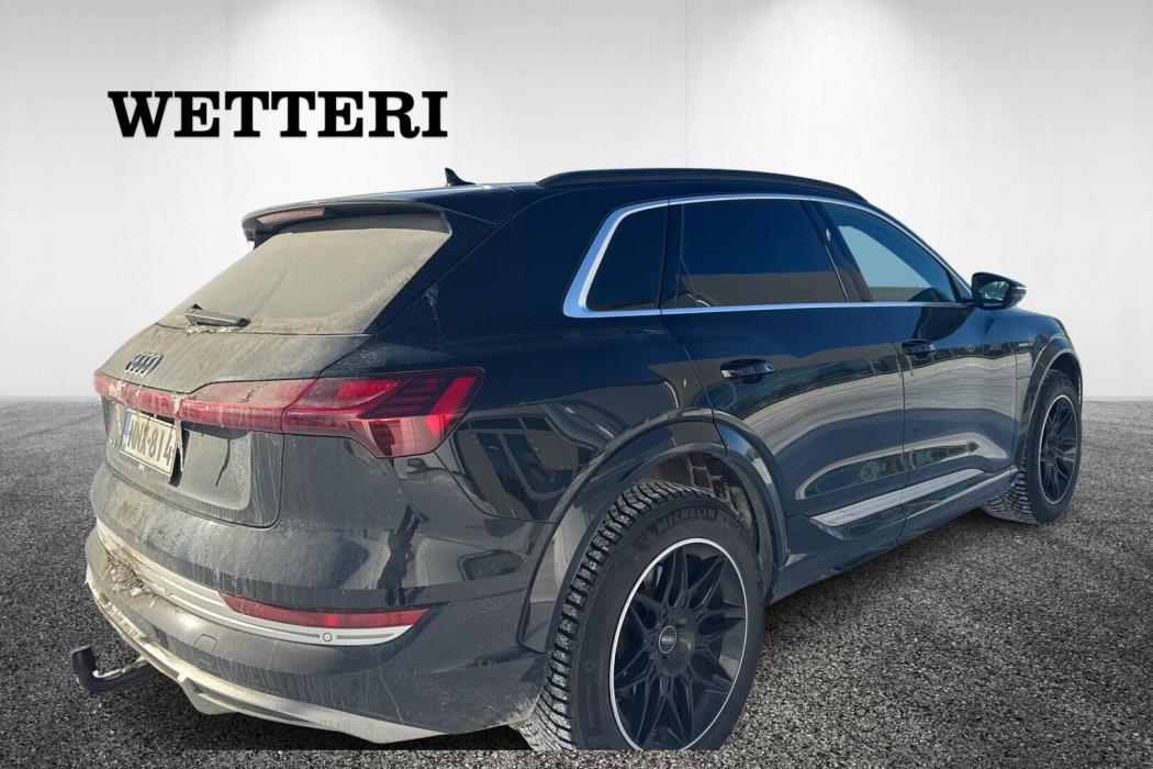 AUDI e-tron 2022