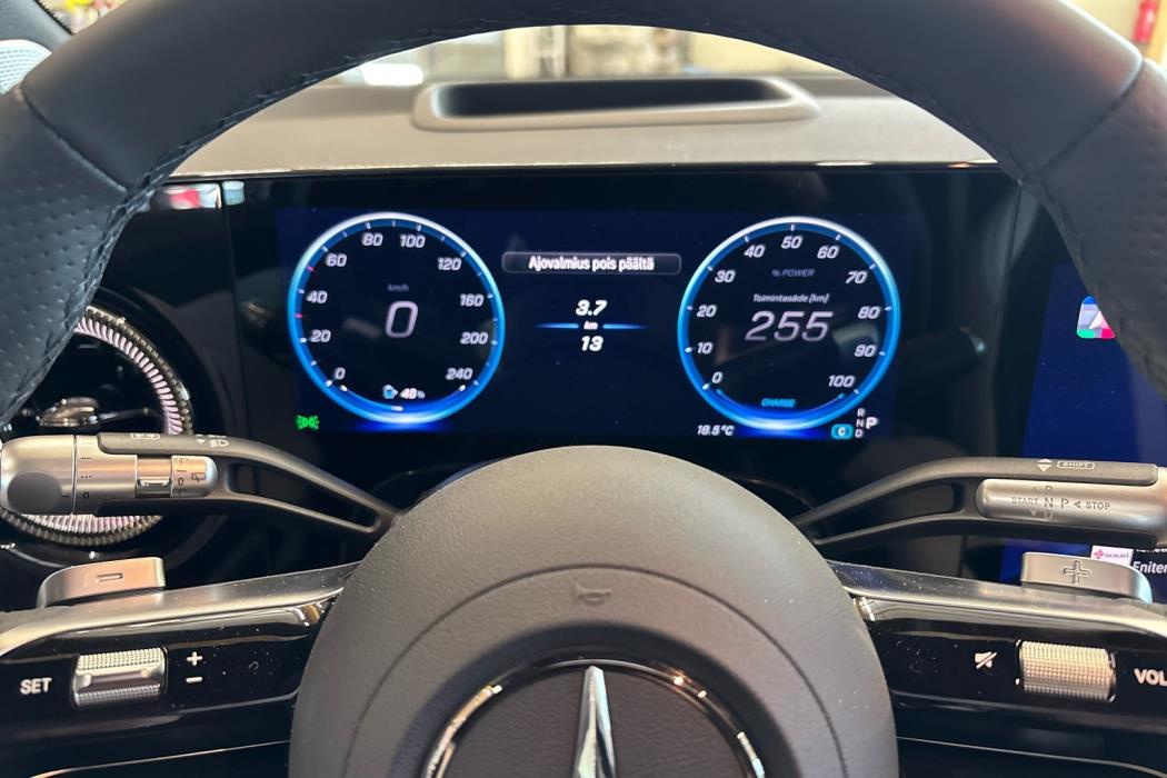 MERCEDES-BENZ GLB 2026