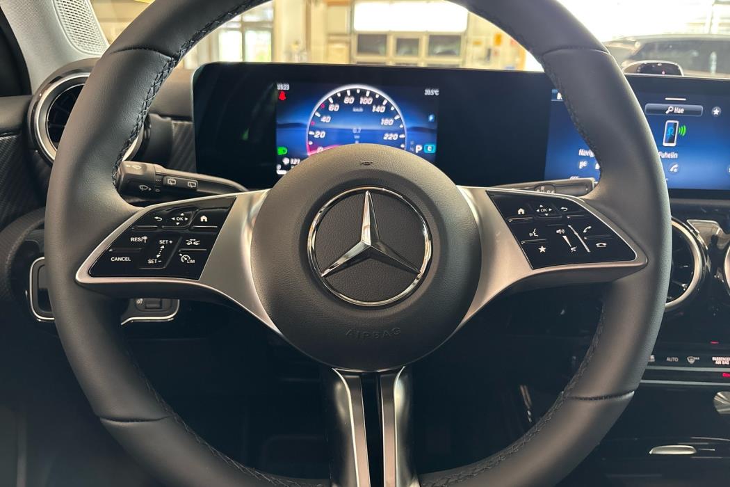 MERCEDES-BENZ A 2026