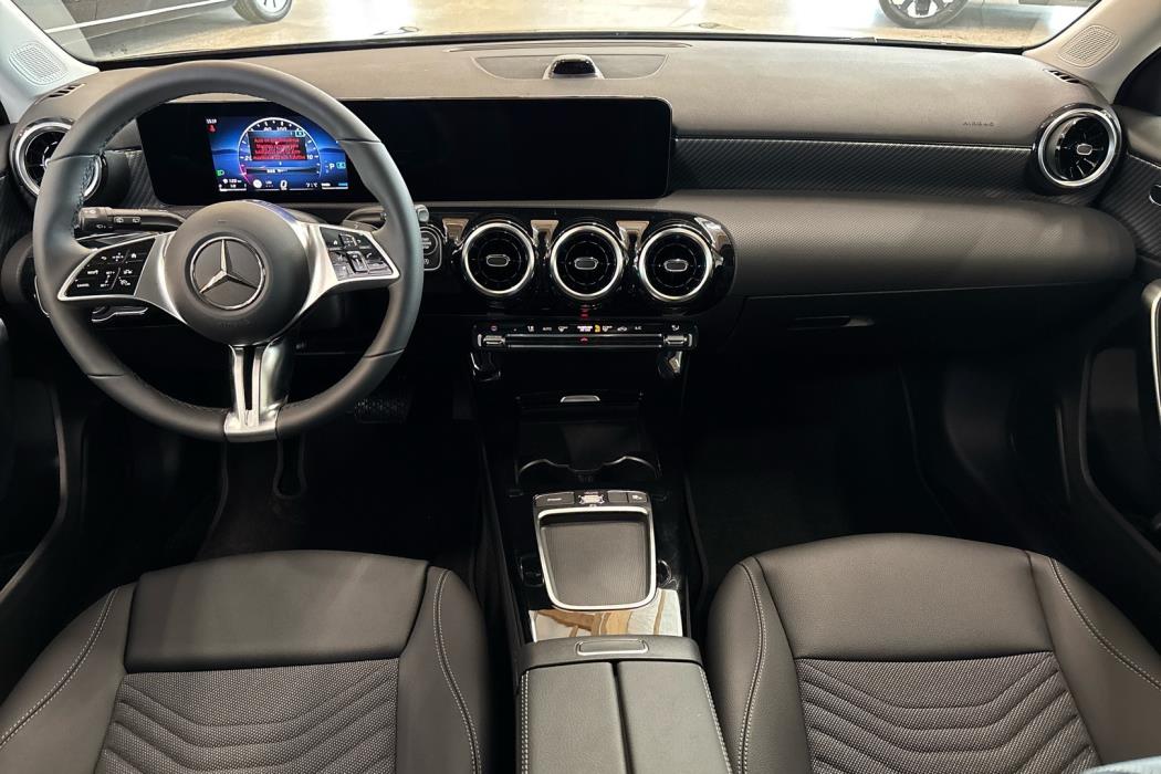 MERCEDES-BENZ A 2026