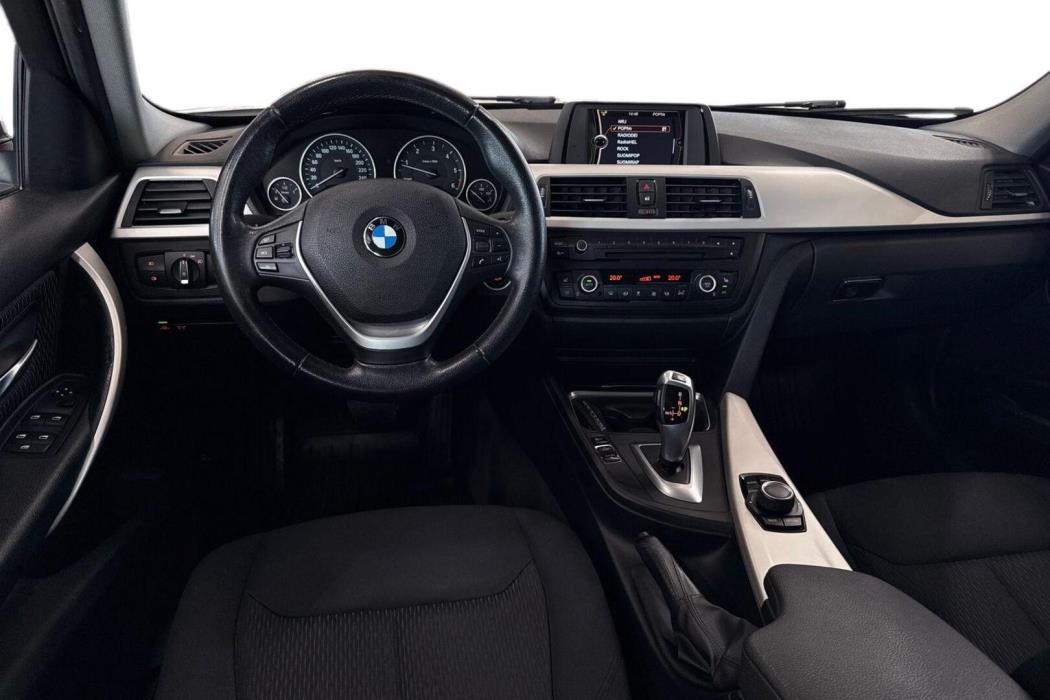 BMW 318 2013