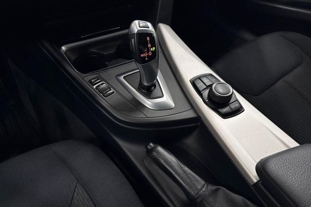 BMW 318 2013