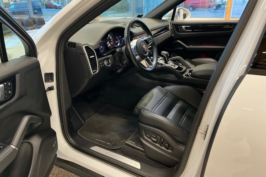 PORSCHE Cayenne 2022