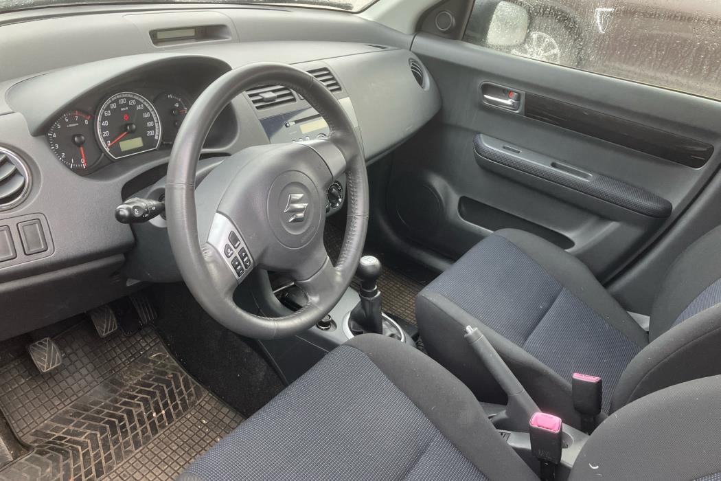 SUZUKI Swift 2006