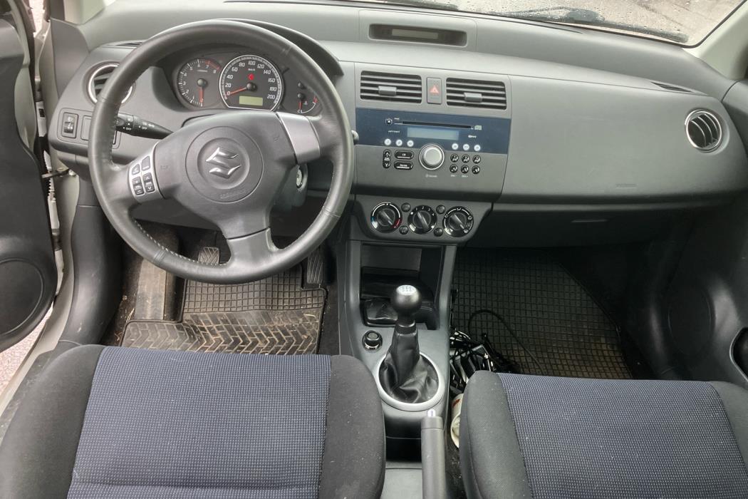SUZUKI Swift 2006